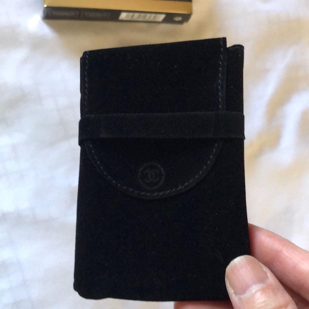 Chanel mirror with pouch - Picture 5 of 7